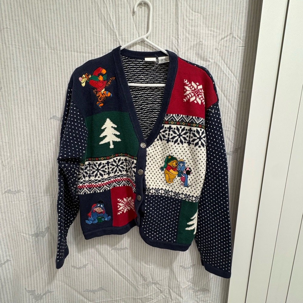 ITEM#82 VTG Christmas Disney store Sweater cardigan size large Pooh size L 21x21